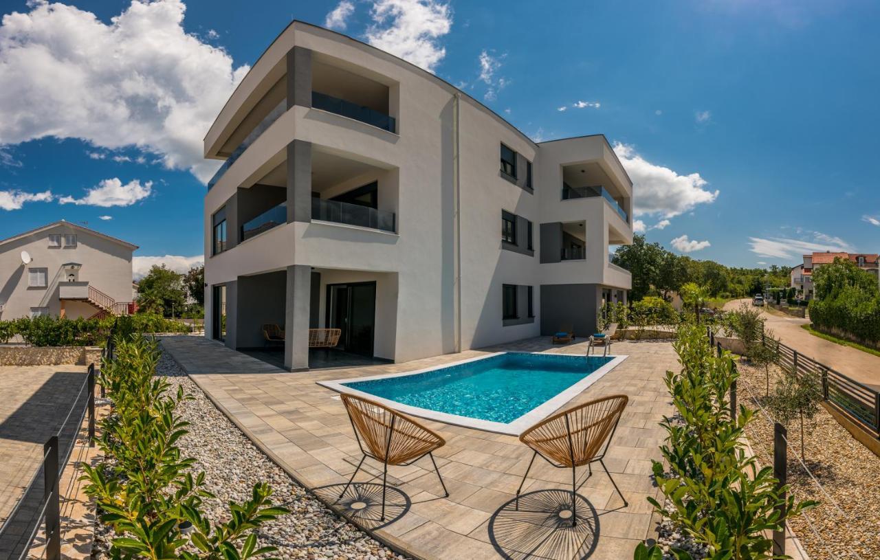 Vila Stemark Njivice Luaran gambar